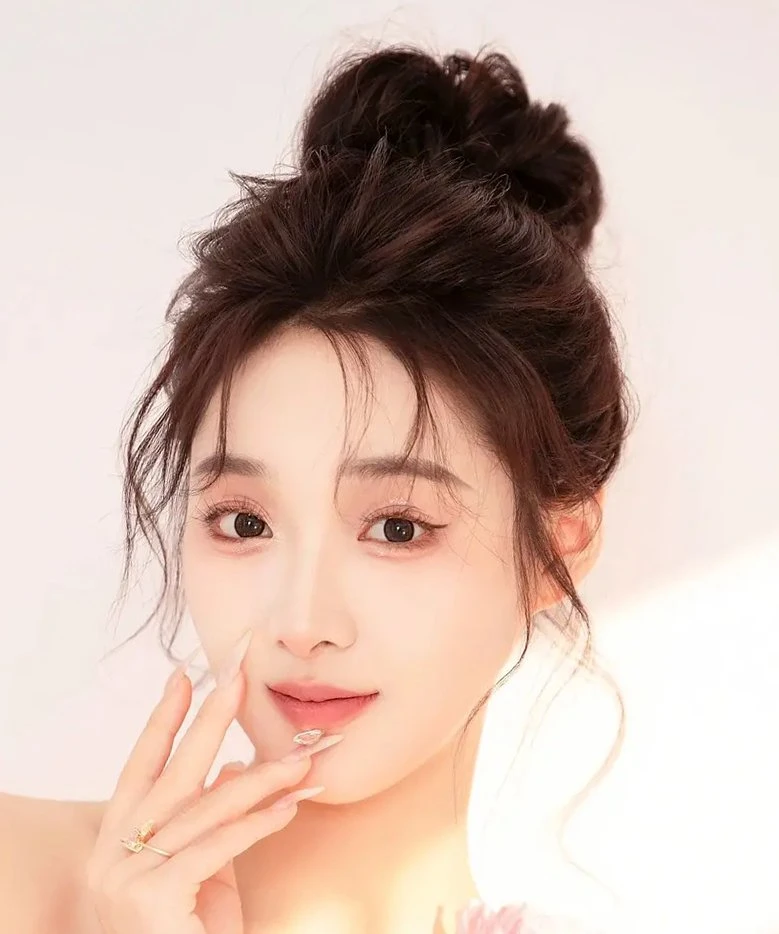 Cao Fei Fei