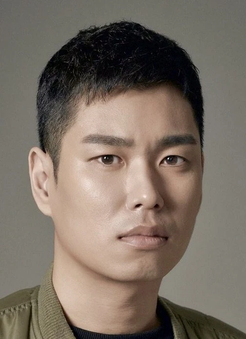 Lee Kyo Yeob
